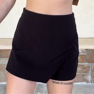 Chic Black Mini Skirt